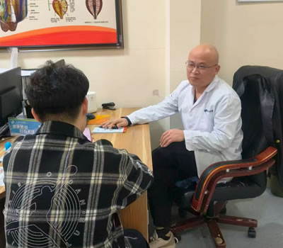 怒江傈僳族自治州|男科医师高朋磊：守护男性健康，专业男科诊疗