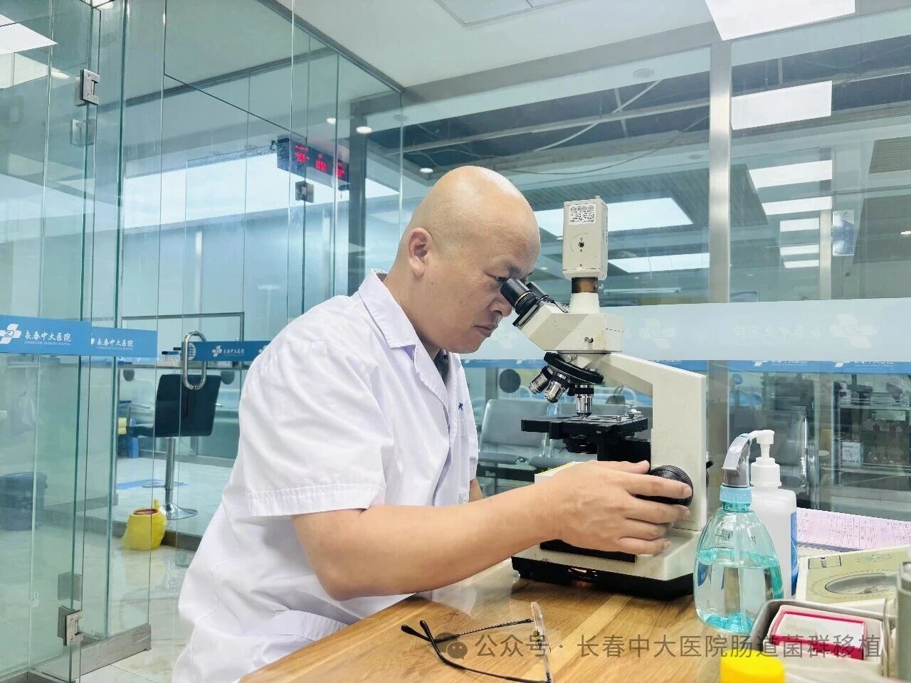 怒江傈僳族自治州|高朋磊医师：左手男科临床，右手肠道菌群移植深入研究